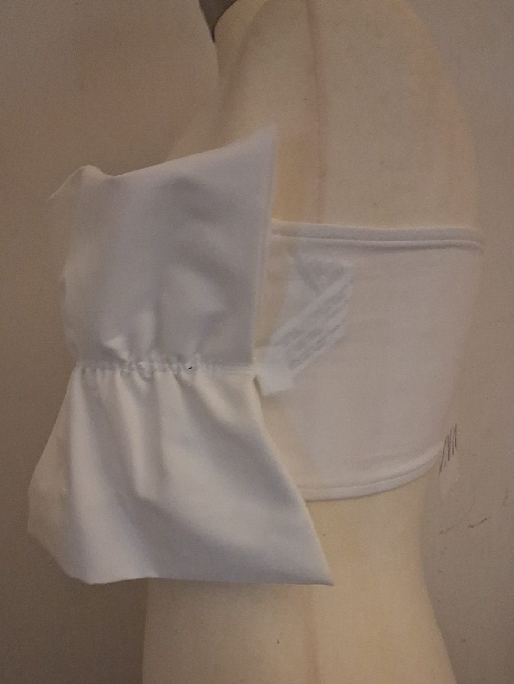 Zara White Off-Shoulder Elastic Ruffle Crop Top - Picture 4 of 4